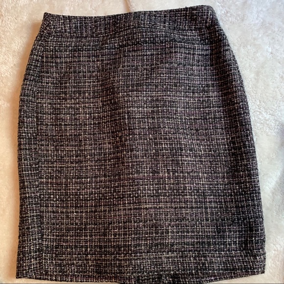 Banana Republic Dresses & Skirts - Banana Republic pencil skirt size 4